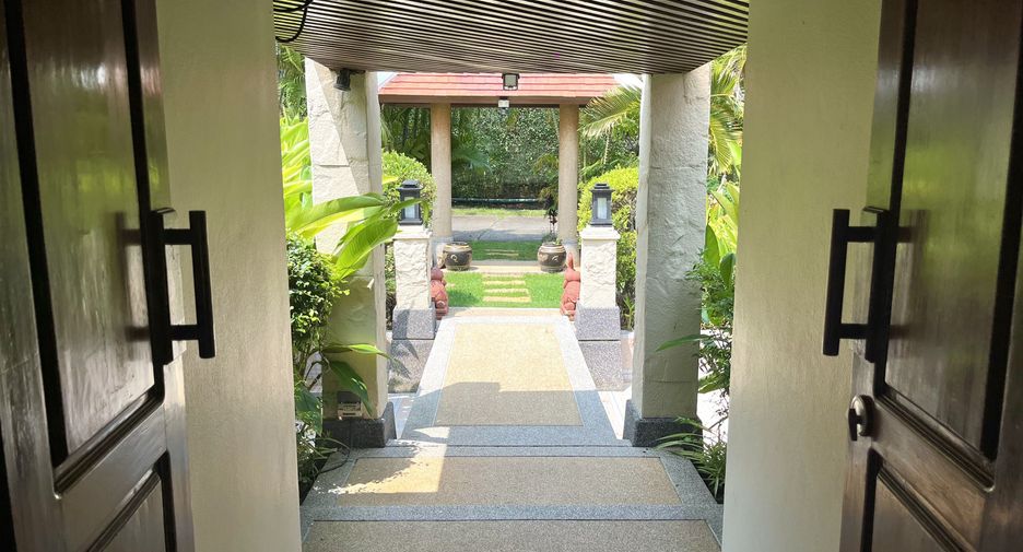 À louer 3 chambres villa à Mueang Phuket, Phuket
