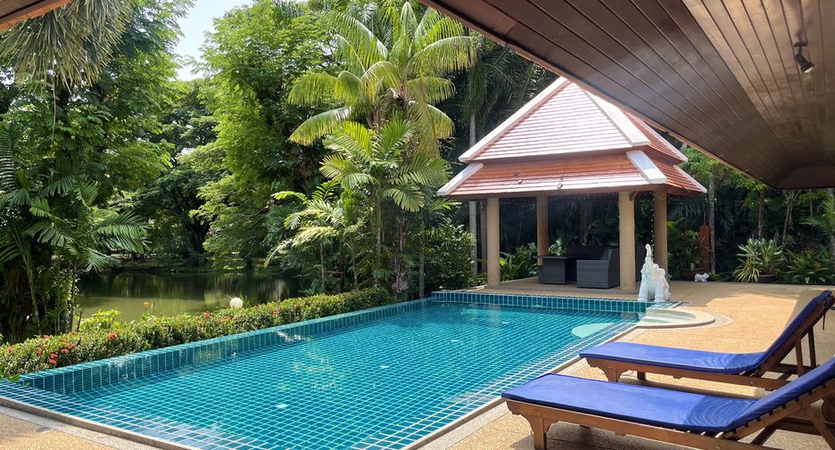 À louer 3 chambres villa à Mueang Phuket, Phuket