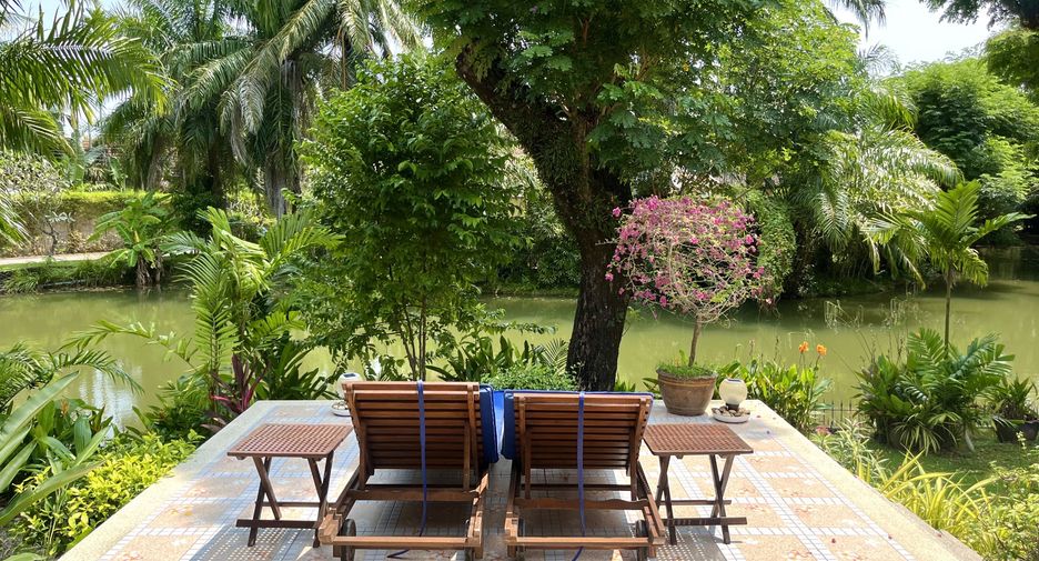 À louer 3 chambres villa à Mueang Phuket, Phuket