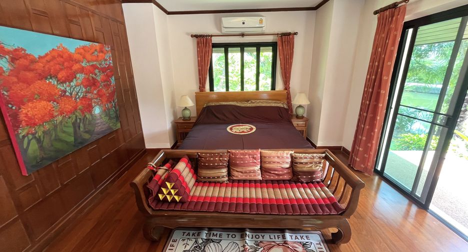 À louer 3 chambres villa à Mueang Phuket, Phuket