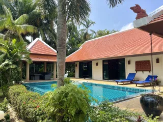 À louer 3 chambres villa à Mueang Phuket, Phuket