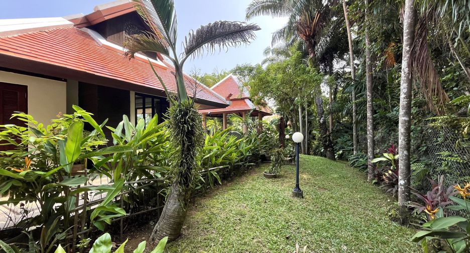 À louer 3 chambres villa à Mueang Phuket, Phuket