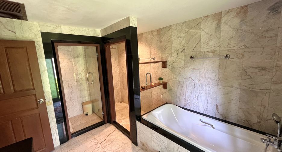 À louer 3 chambres villa à Mueang Phuket, Phuket