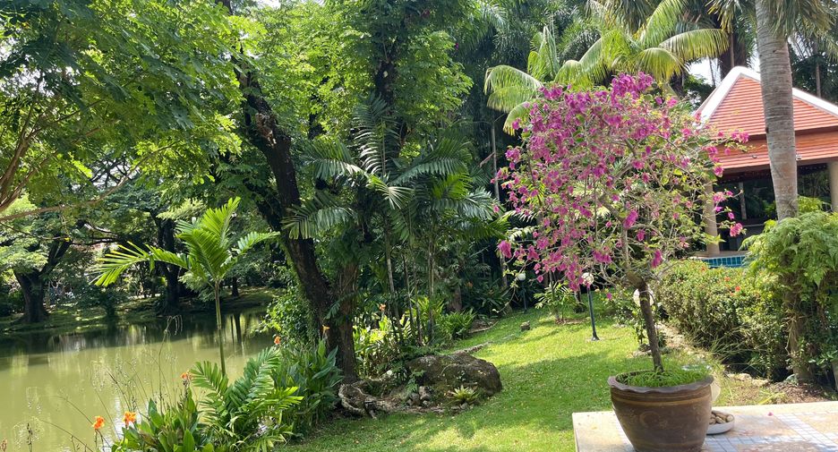 À louer 3 chambres villa à Mueang Phuket, Phuket