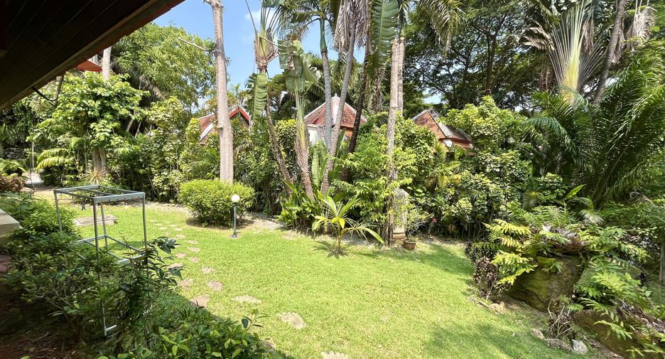 À louer 3 chambres villa à Mueang Phuket, Phuket