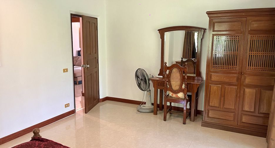 À louer 3 chambres villa à Mueang Phuket, Phuket