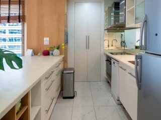 Condo en alquiler de 3 habitaciones en Sathon, Bangkok