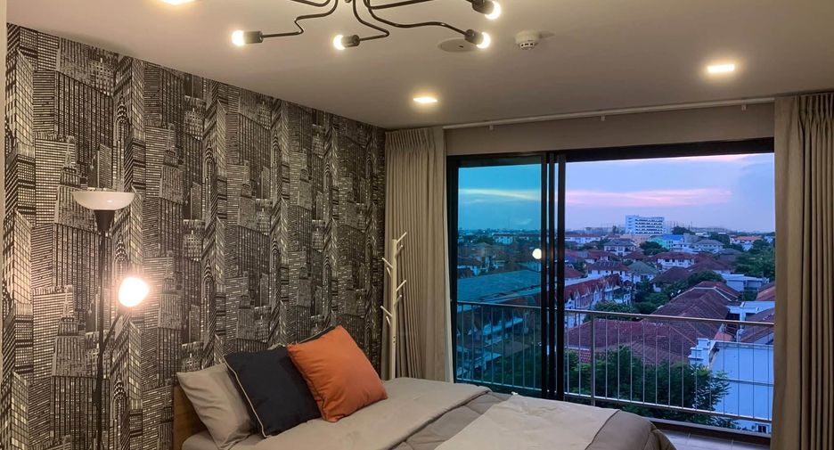 À louer 2 chambres condo à Lat Phrao, Bangkok