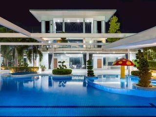 出售 8 卧室 独立屋 在 Mueang Pathum Thani, Pathum Thani