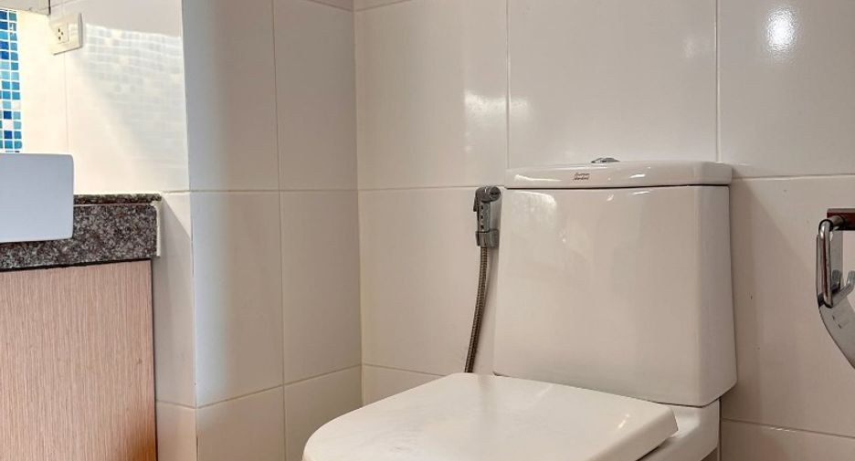 Condo en alquiler de 3 habitaciones en Phra Khanong, Bangkok