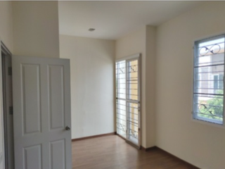 Reihenhaus zum Kauf mit 3 Zimmer in Pak Kret, Nonthaburi