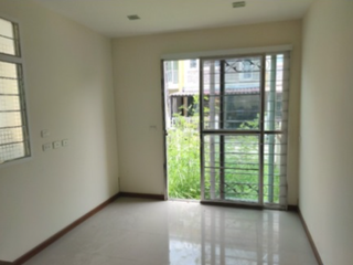 Reihenhaus zum Kauf mit 3 Zimmer in Pak Kret, Nonthaburi