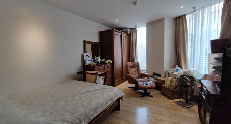 For sale 3 bedrooms condo in Pathum Wan, Bangkok