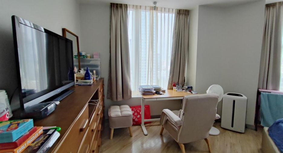 For sale 3 bedrooms condo in Pathum Wan, Bangkok