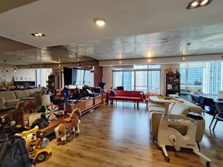 For sale 3 bedrooms condo in Pathum Wan, Bangkok