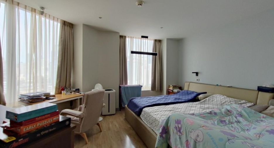 For sale 3 bedrooms condo in Pathum Wan, Bangkok