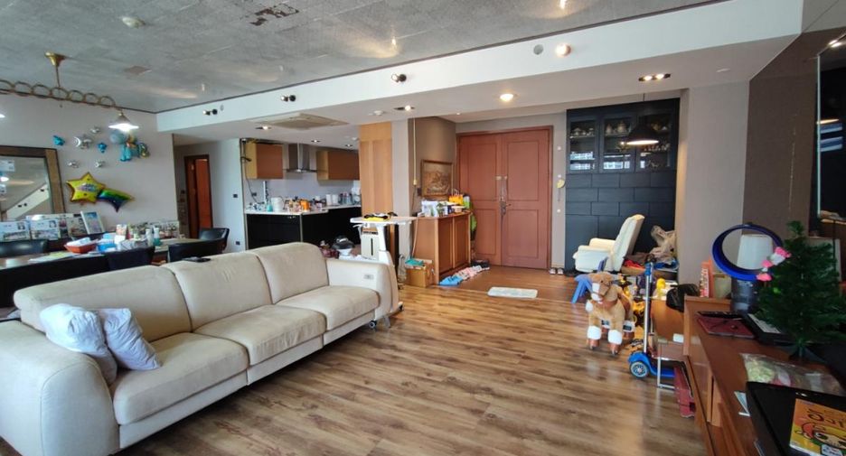 For sale 3 bedrooms condo in Pathum Wan, Bangkok