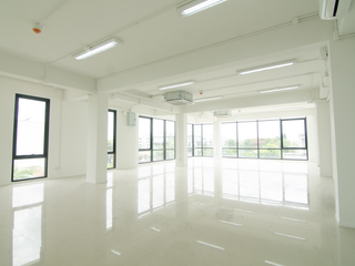 Oficina en alquiler en Bang Na, Bangkok