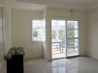 Reihenhaus zum Kauf mit 2 Zimmer in Prawet, Bangkok
