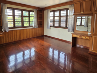 For sale 5 bedrooms house in Mueang Ratchaburi, Ratchaburi