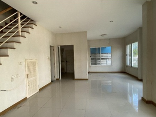 Haus zum Kauf mit 3 Zimmer in Bang Khen, Bangkok