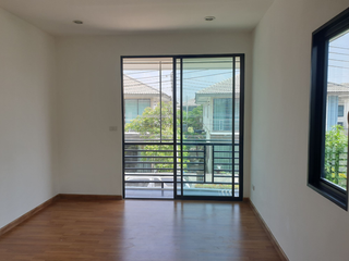 For sale 3 bedrooms house in Ban Pho, Chachoengsao