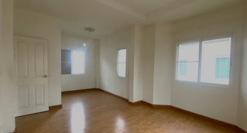 For sale 3 ベッドルーム house in Lam Luk Ka, Pathum Thani