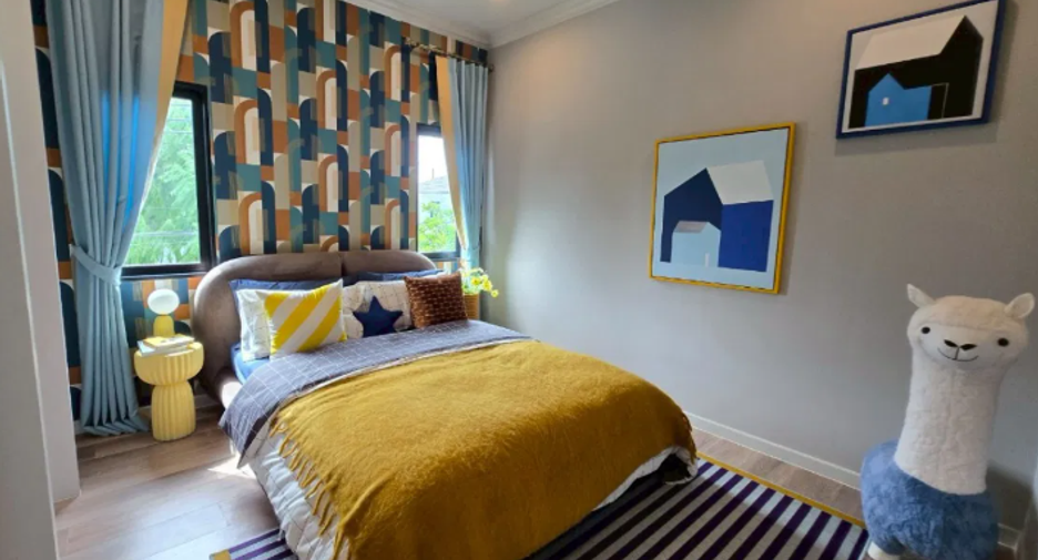 For sale 4 bedrooms house in Sai Mai, Bangkok