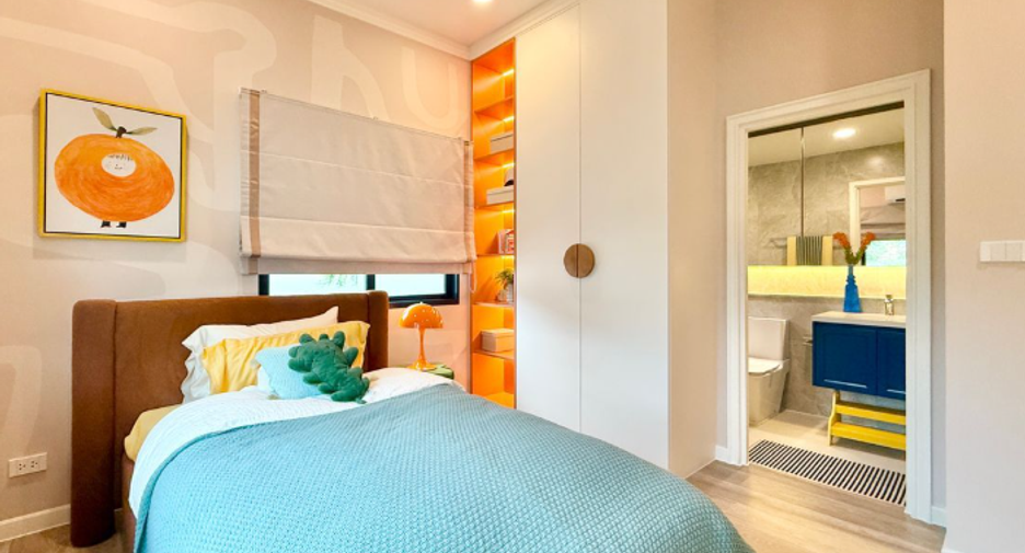 For sale 4 bedrooms house in Sai Mai, Bangkok