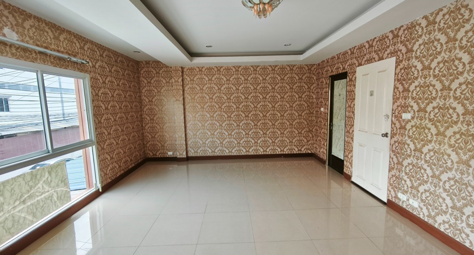 Casa adosada en venta de 4 habitaciones en Bang Khun Thian, Bangkok