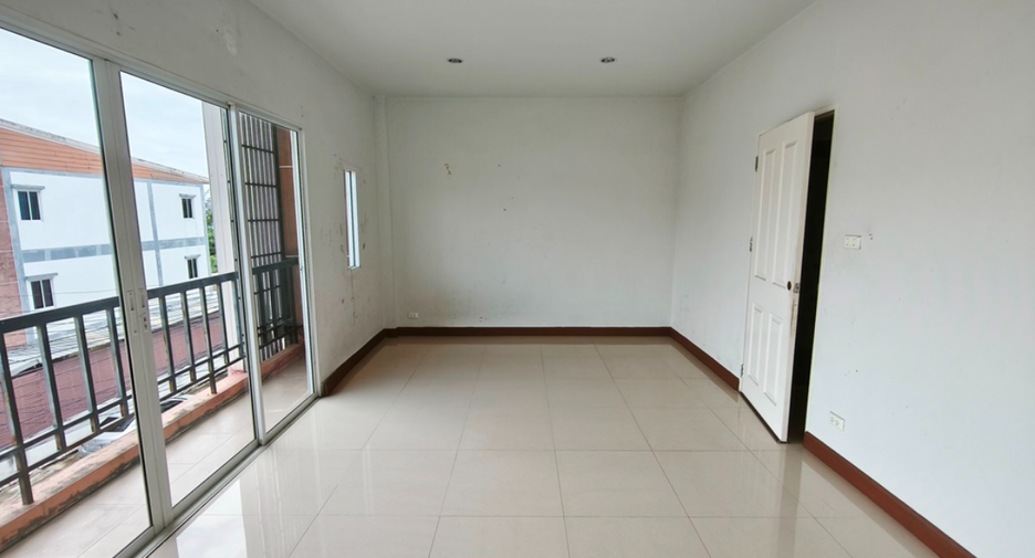 Casa adosada en venta de 4 habitaciones en Bang Khun Thian, Bangkok