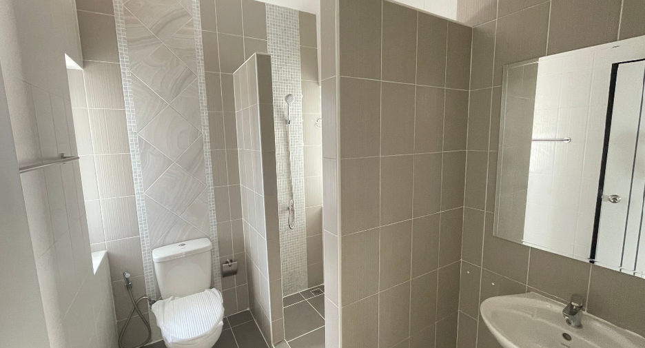 For sale 3 bedrooms house in Mueang Rayong, Rayong