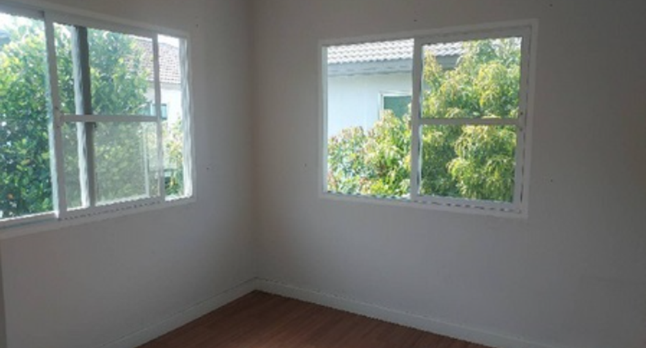 For sale 3 bedrooms house in Thung Khru, Bangkok