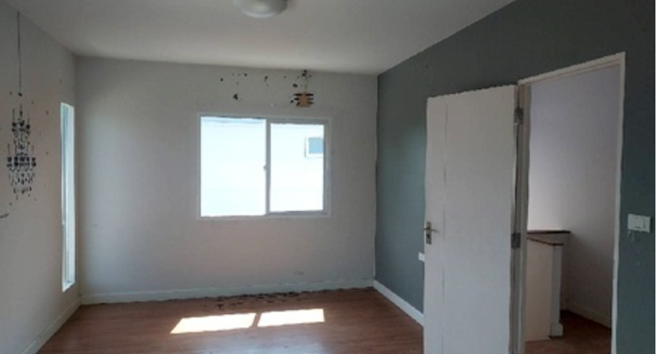 For sale 3 bedrooms house in Thung Khru, Bangkok