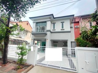 À vendre 3 chambres maison à Khlong Sam Wa, Bangkok