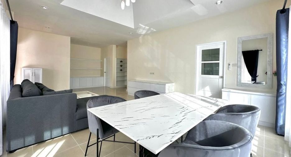 Haus zur Miete mit 3 Zimmer in Bang Lamung, Chonburi