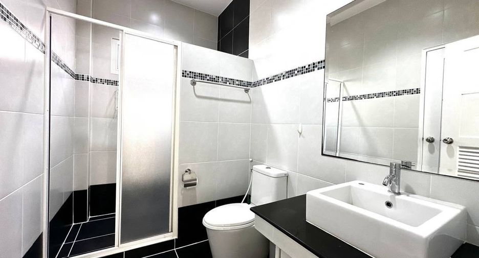 Haus zur Miete mit 3 Zimmer in Bang Lamung, Chonburi