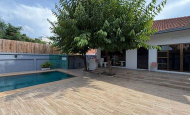 Haus zur Miete mit 3 Zimmer in Bang Lamung, Chonburi