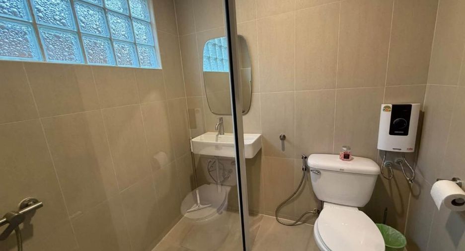 Haus zur Miete mit 3 Zimmer in Bang Lamung, Chonburi