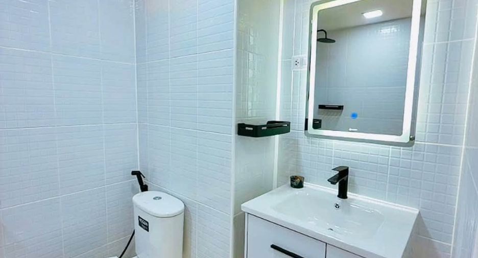 Condo en alquiler de 1 habitaciones en Huai Khwang, Bangkok