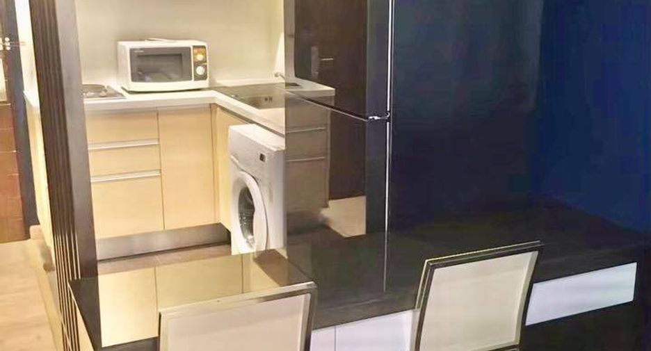 For sale 1 bed condo in Watthana, Bangkok
