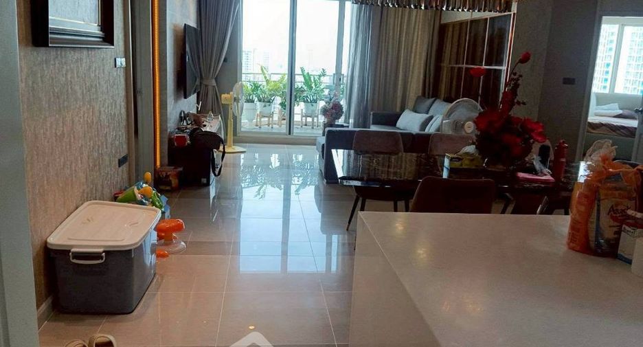For sale 3 bedrooms condo in Huai Khwang, Bangkok