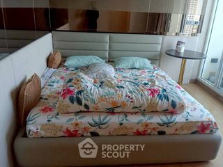 À vendre 3 chambres condo à Huai Khwang, Bangkok