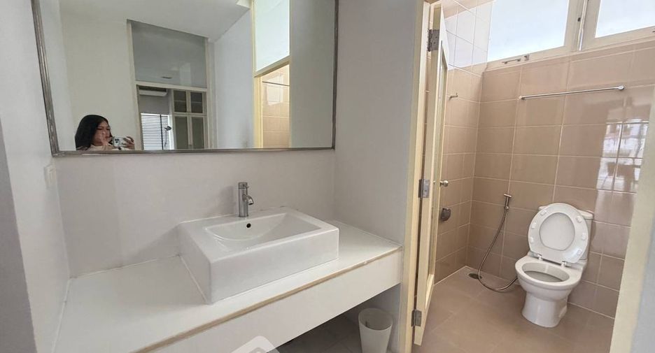 Apartment zur Miete mit 2 Zimmer in Bang Rak, Bangkok
