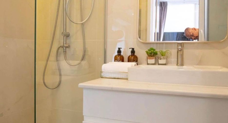 For rent 2 bedrooms condo in Ratchathewi, Bangkok