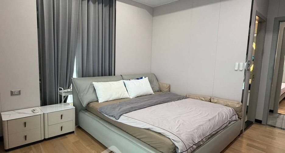 For rent 3 bedrooms condo in Watthana, Bangkok