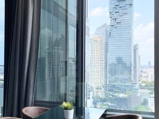 À louer 2 chambres condo à Bang Rak, Bangkok