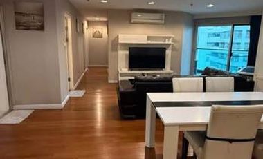 For rent 3 ベッドルーム condo in Huai Khwang, Bangkok