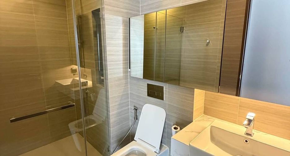 For rent 2 bedrooms condo in Watthana, Bangkok