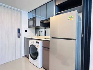 Wohnung zur Miete mit 1 Zimmer in Bang Rak, Bangkok